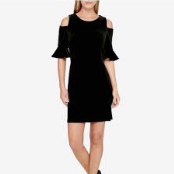 Tommy Hilfiger Dresses & Skirts - Tommy Hilfiger velvet cold shoulder black party dress in jet black.Size 16.